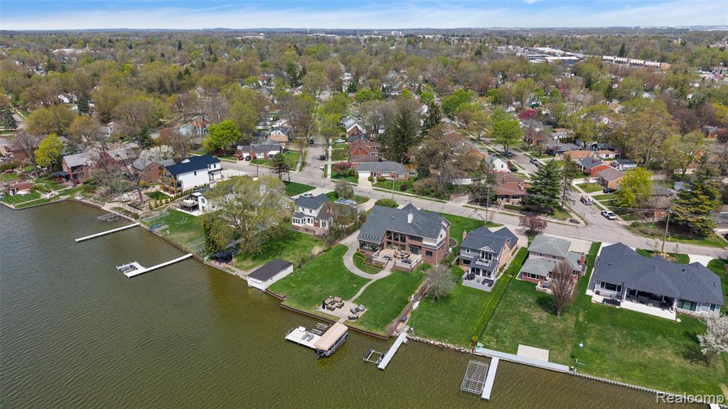 985 James K Boulevard, Pontiac, MI 48341 — Photo 32