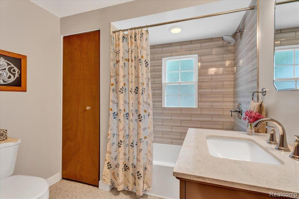 9055 CLINTON Street, Holly, MI 48442 — Photo 22