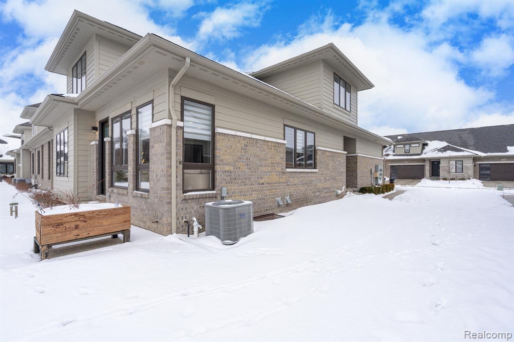 7484 Gramercy Circle, West Bloomfield, MI — Photo 54