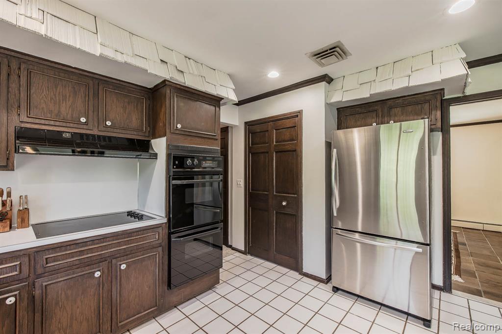 6674 Balmoral Terrace, Clarkston, MI — Photo 14