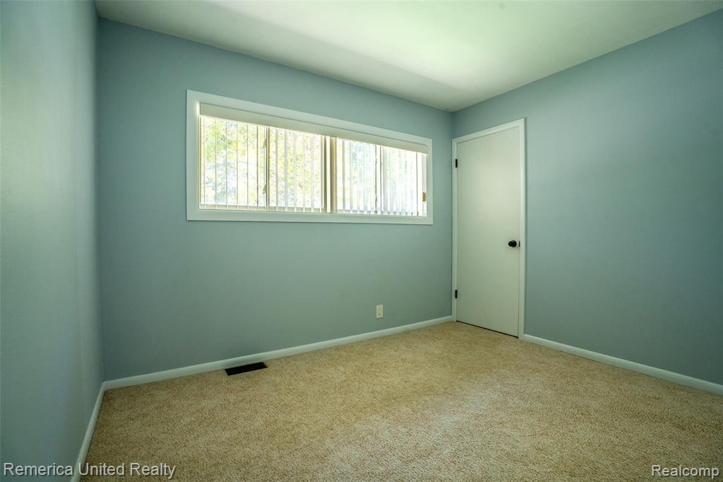 839 Sweetbriar, Milford, MI 48381 — Photo 38
