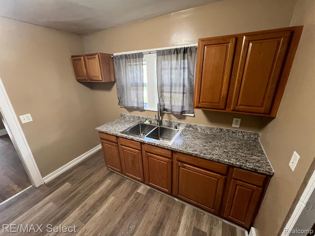 722 Perry Street, Flint, MI 48504 — Photo 4