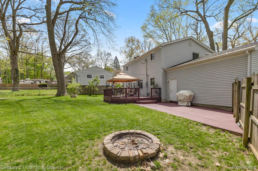 4400 HIGHFIELD Road, Waterford, MI 48329 — Photo 40