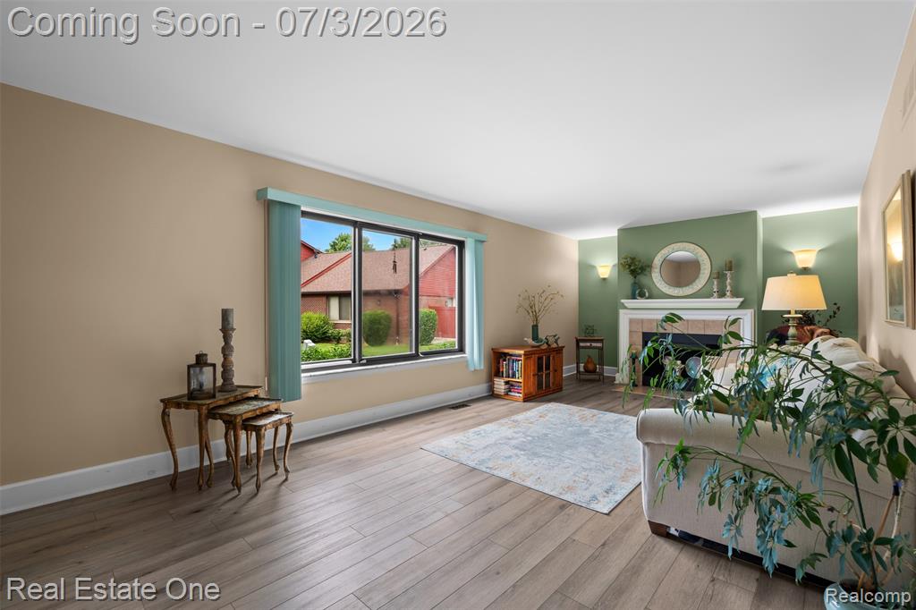 42185 Lochmoor Street, Clinton Twp, MI 48038 — Photo 8
