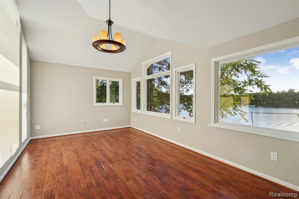 4123 Windiate Park Drive, Waterford, MI 48329 — Photo 28