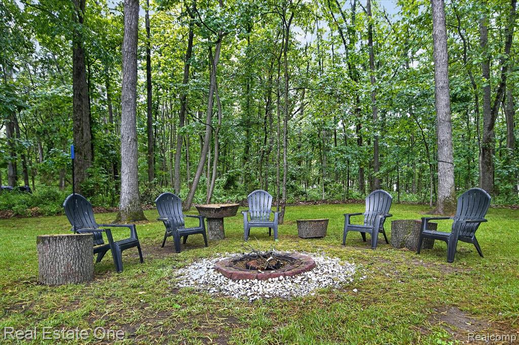 1972 Woodridge Court, Highland, MI — Photo 49