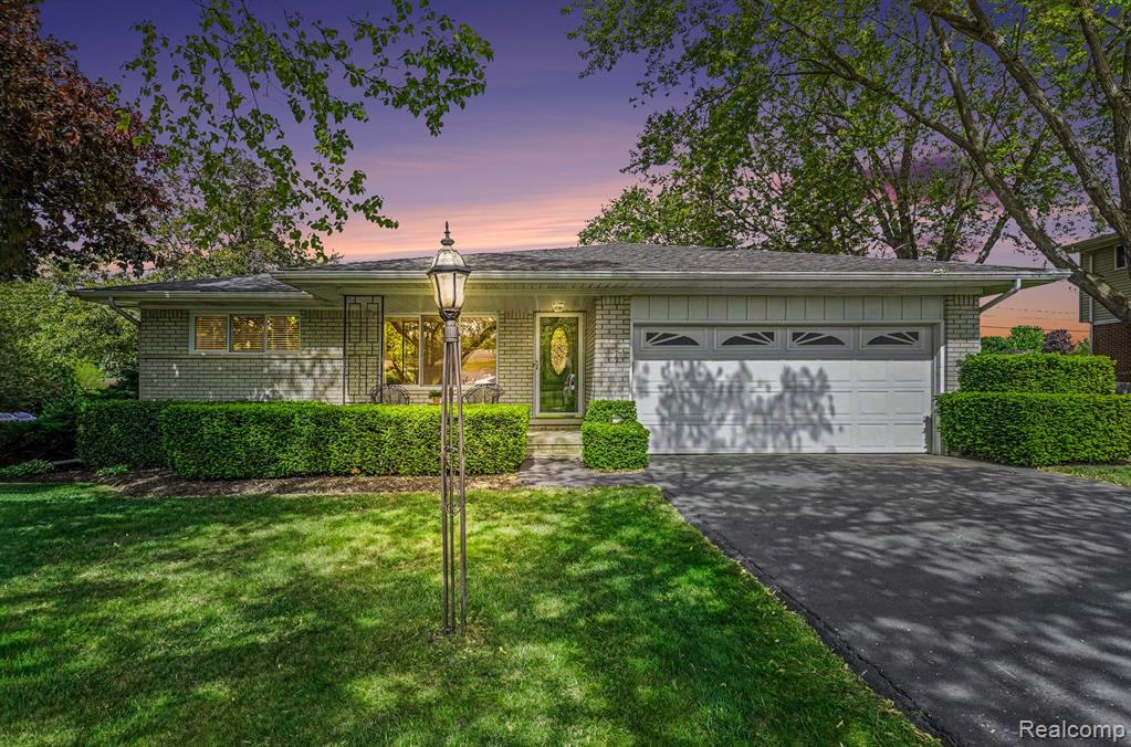 5364 Fern Avenue, Grand Blanc, MI 48439 — front exterior
