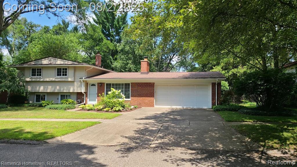 8736 Ringwood Drive, Commerce Twp, MI 48382 — Photo 2