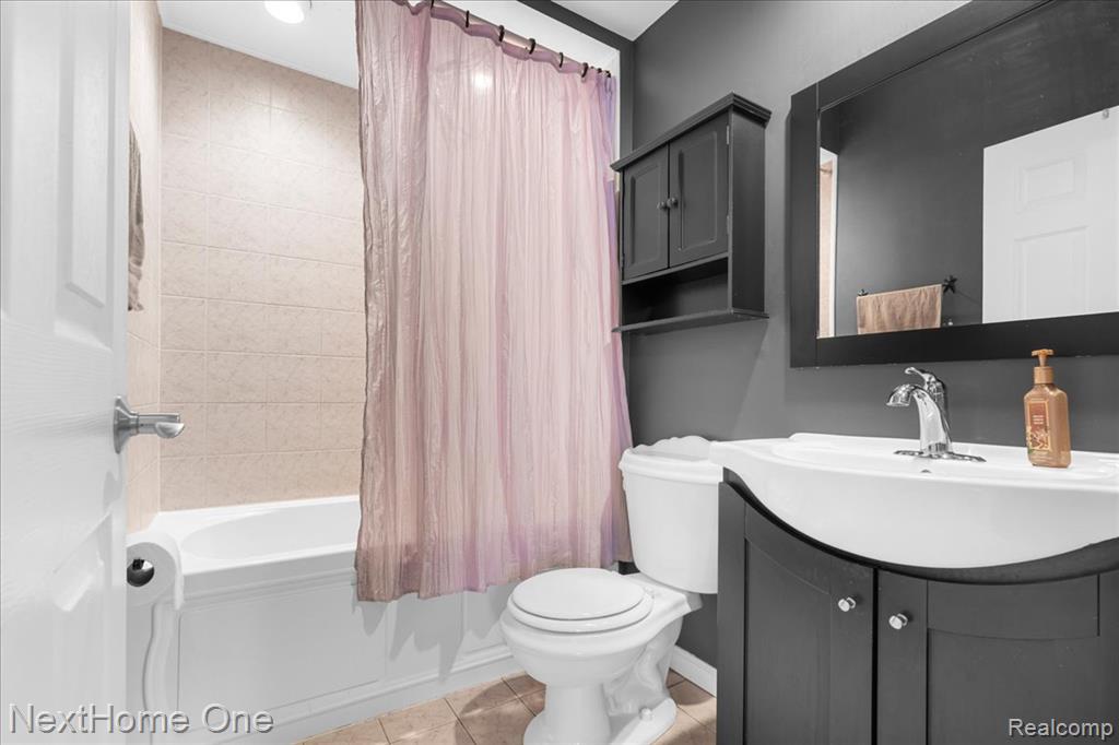 627 E Washington Street, Howell, MI 48843 — Photo 7