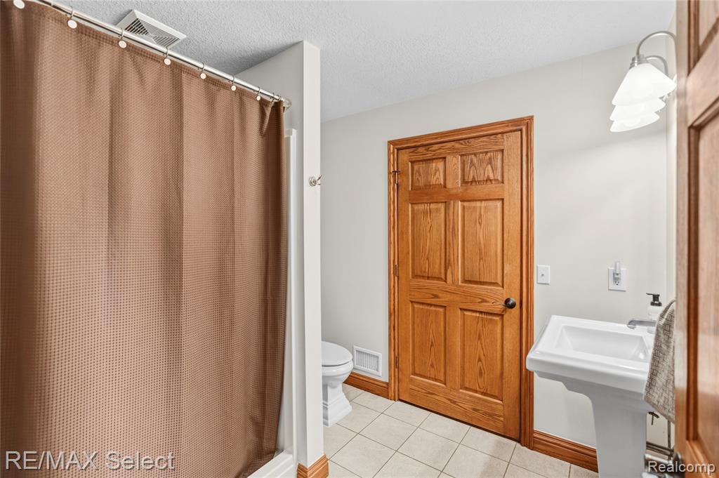 6451 N Elms Road, Flushing, MI 48433 — Photo 31