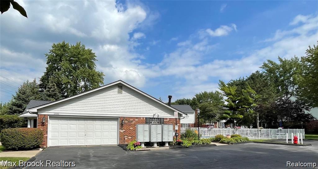 1564 Georgetown Place, Bloomfield Hills, MI 48304 — Photo 35