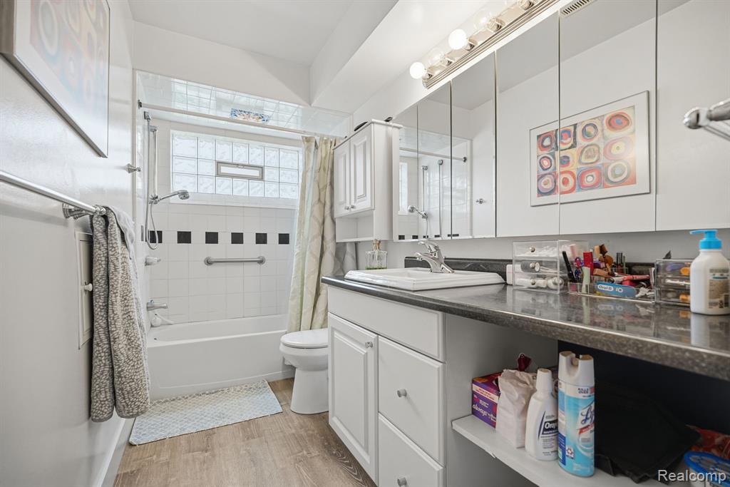 21525 Downing Street, Saint Clair Shores, MI 48080 — Photo 21