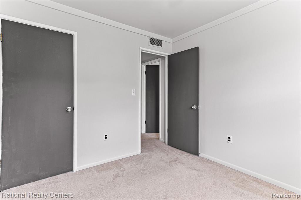 39525 VILLAGE WOOD Road, Novi, MI — Photo 24