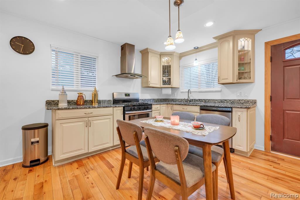 6651 NORBORNE Avenue, Dearborn Heights, MI 48127 — Photo 17