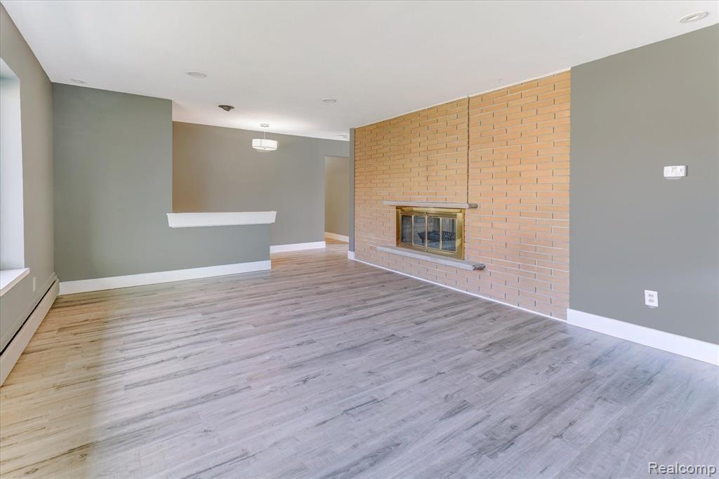 1293 BRAMBLES Drive, Waterford, MI 48328 — Photo 4