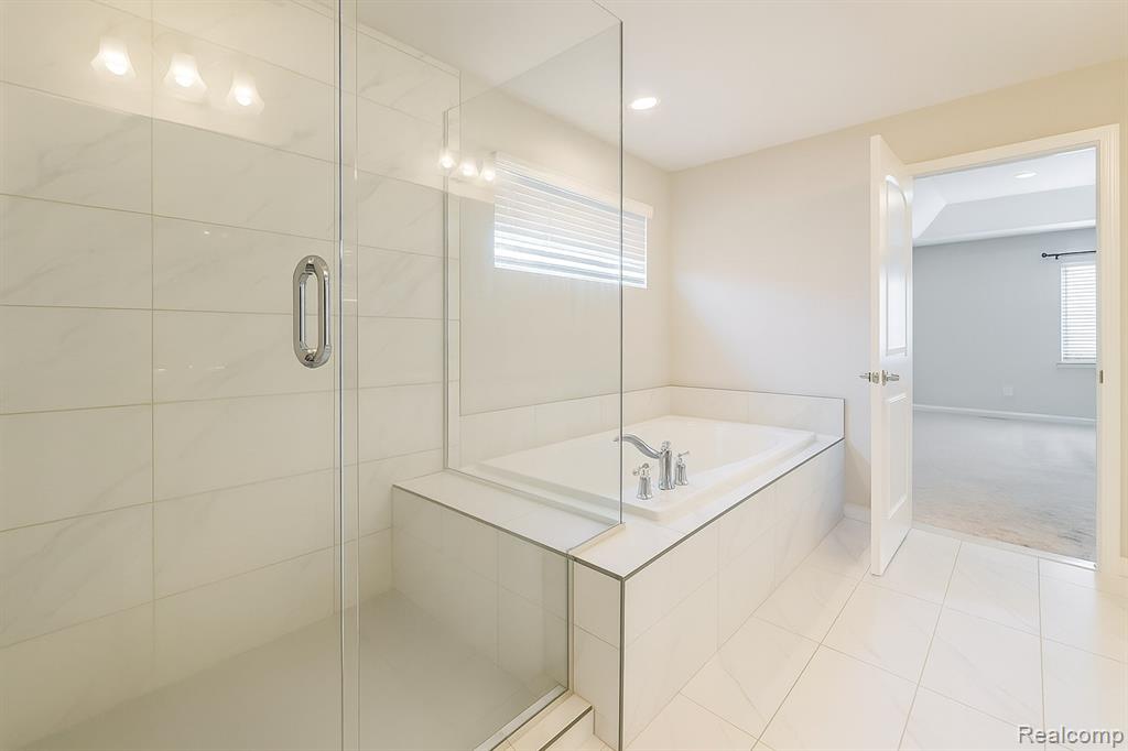 47639 Alpine Drive, Novi, MI — Photo 26