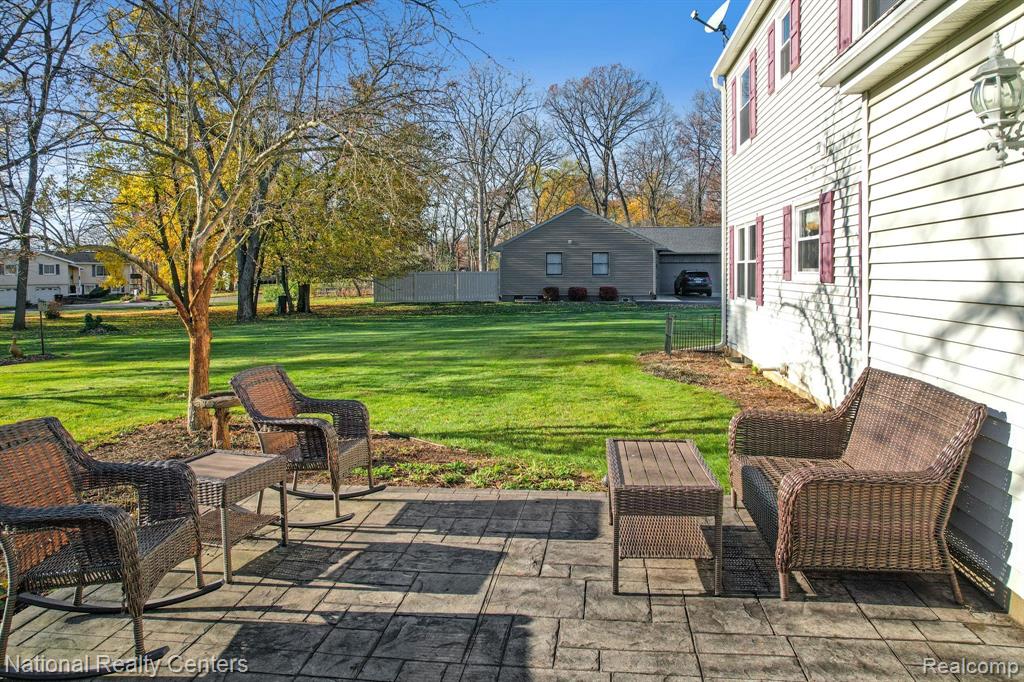 9812 ATWOOD Drive, South Lyon, MI 48178 — Photo 8