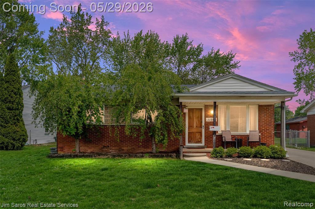 22801 Lake Boulevard, Saint Clair Shores, MI 48082 — front exterior