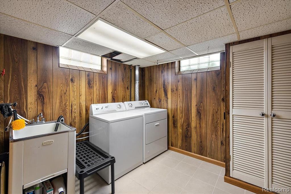 436 W Sunnybrook Drive, Royal Oak, MI 48073 — Photo 44