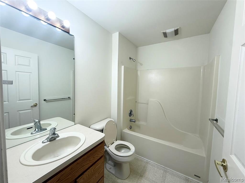 6122 Cherrywood Drive, Ypsilanti, MI 48197 — Photo 15