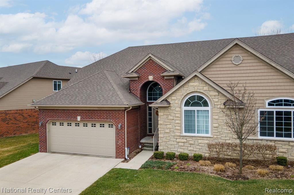 5236 HAWKSEYE Trace, Warren, MI 48092 — Photo 4