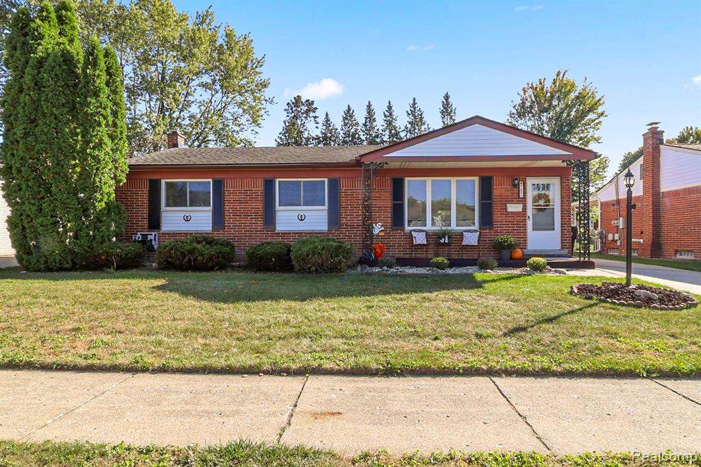 740 Sheffield Drive, Madison Heights, MI 48071 — front exterior