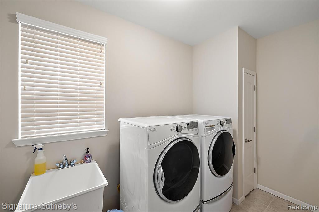 50472 SCARBOROUGH Road, Canton, MI 48188 — Photo 18
