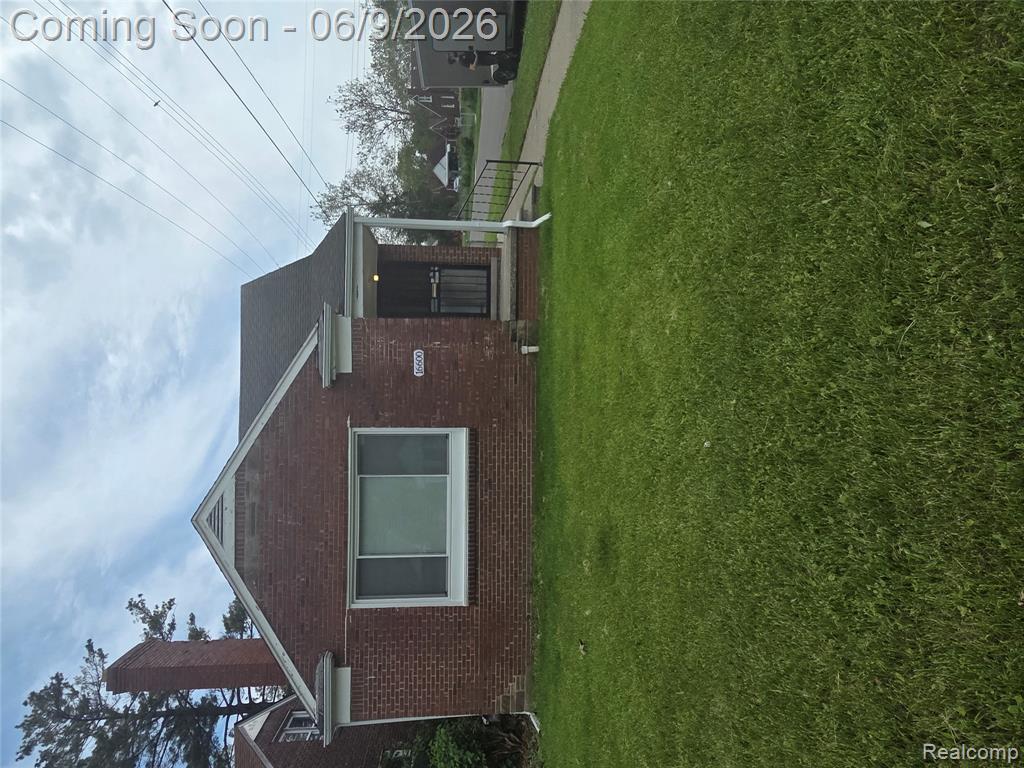 16600 Carlisle Street, Detroit, MI 48205