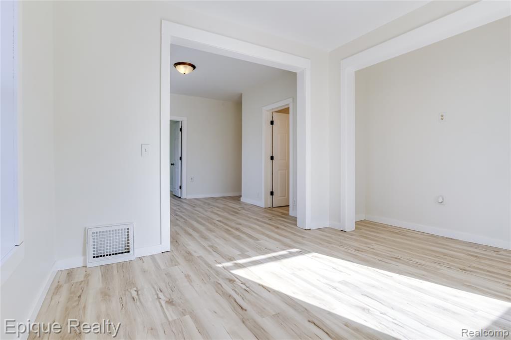 711 Stanton Street, Port Huron, MI 48060 — Photo 6
