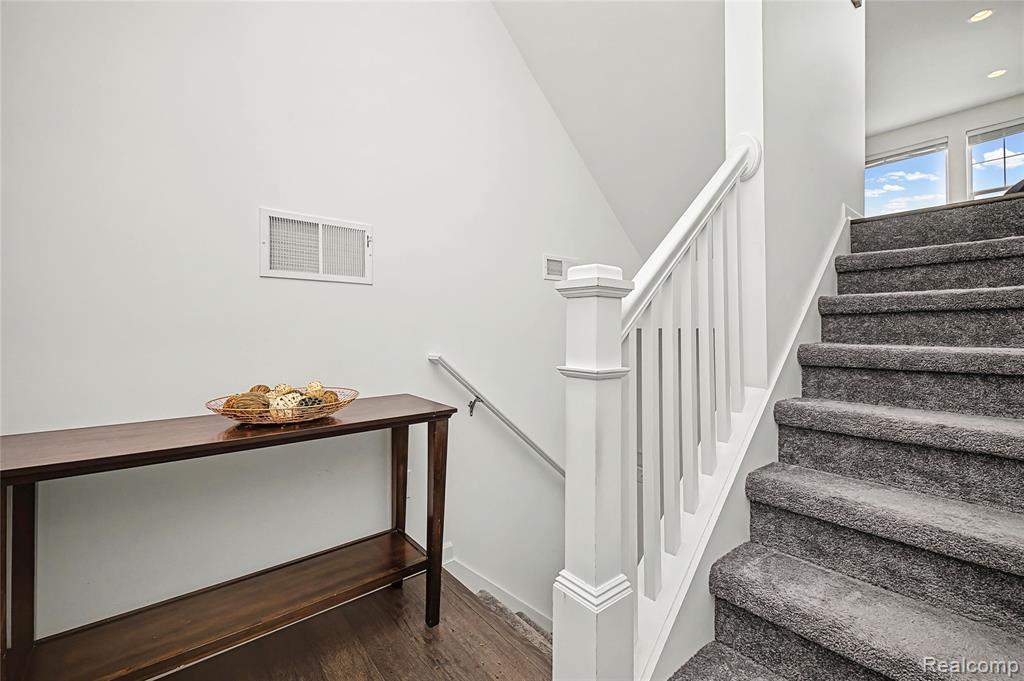 3157 Johanna Ware W, Wixom, MI 48393 — Photo 3