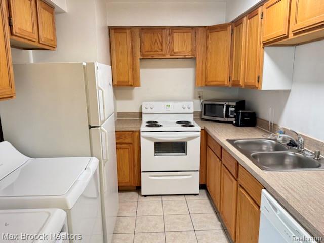 1806 Colonial Village Way, 1, Waterford, MI 48328 — Photo 7