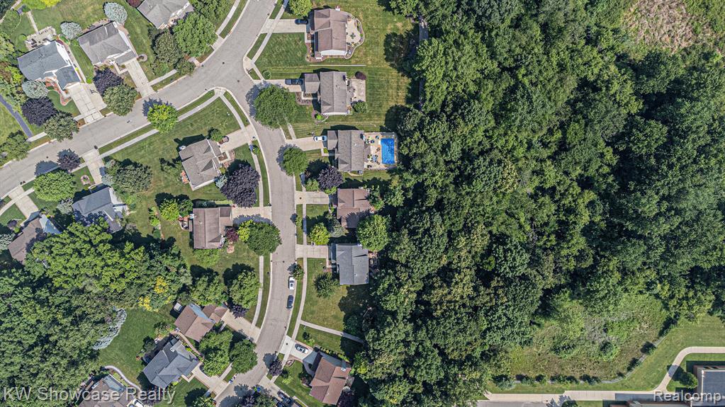 844 Wood Run Court, South Lyon, MI 48178 — Photo 28
