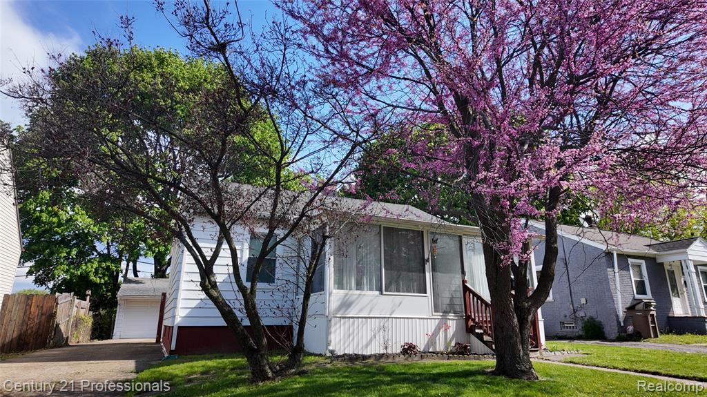661 4th Avenue, Pontiac, MI 48340 — Photo 2