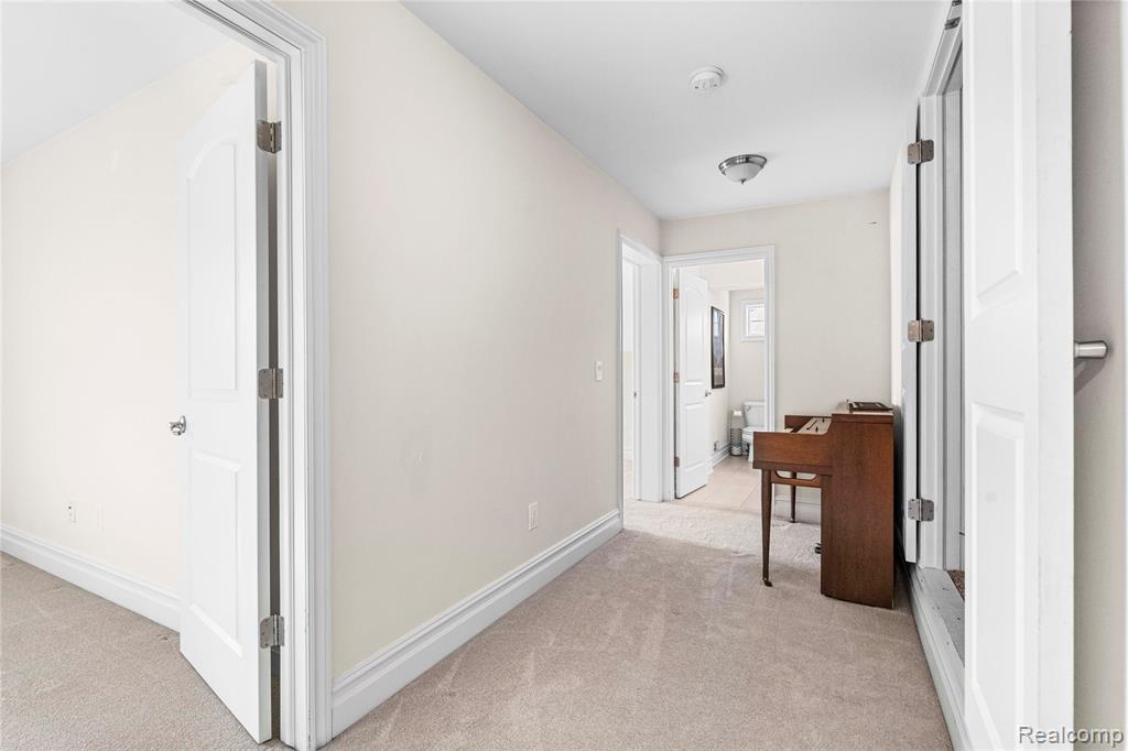 4489 Cedarhill Court, Auburn Hills, MI 48326 — Photo 24