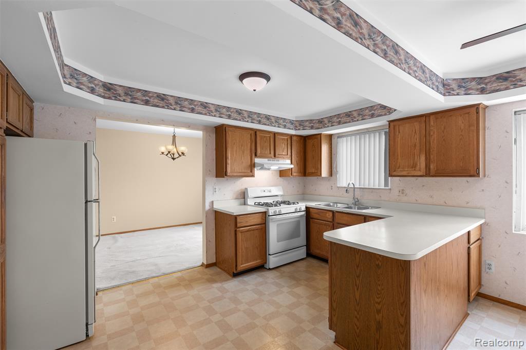 4210 Wingate Drive, Sterling Heights, MI 48310 — Photo 14