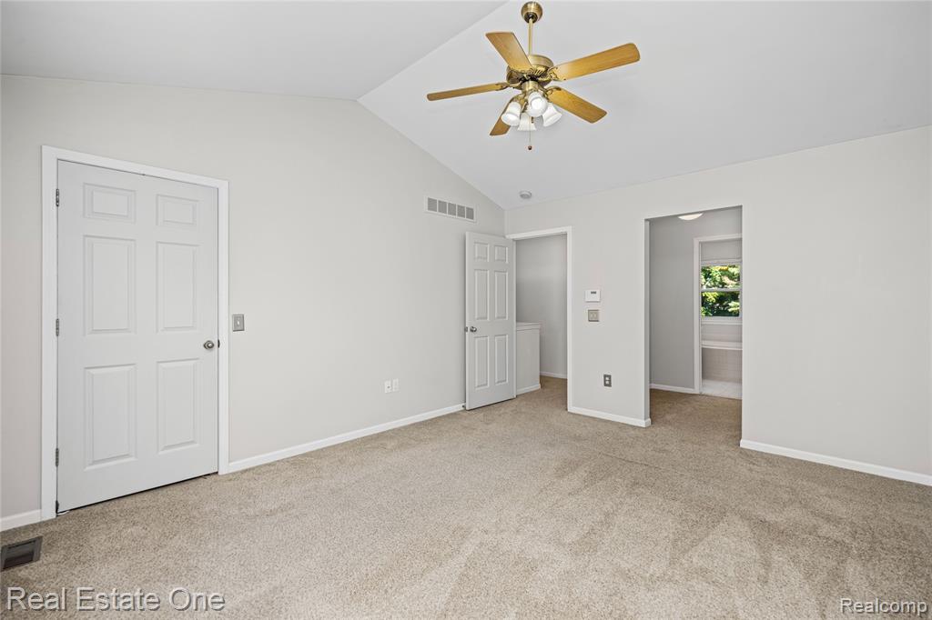 7570 Greenway Lane, West Bloomfield, MI 48324 — Photo 41