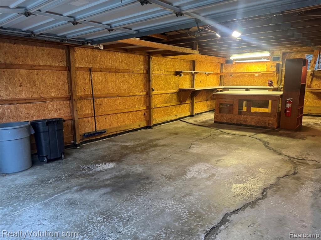 727 W Park Street, Lapeer, MI 48446 — Photo 34