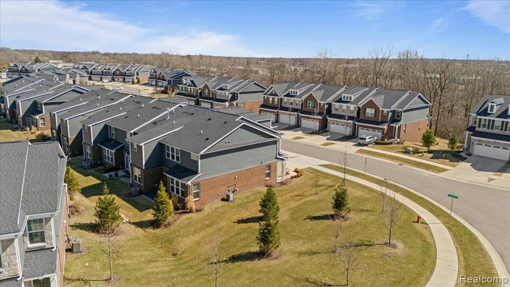 43646 CHANCELLOR Lane, Novi, MI — Photo 27
