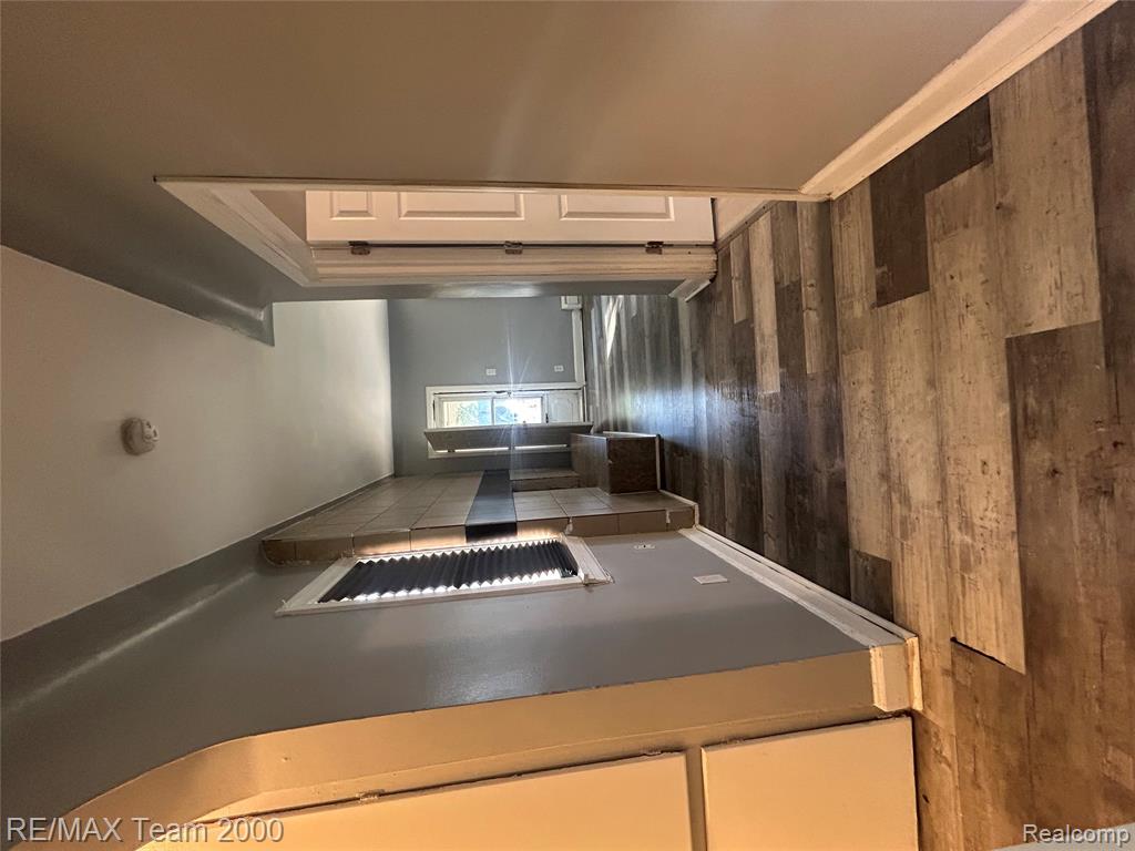 8656 NIGHTINGALE Ave., Dearborn Heights, MI 48127 — Photo 9