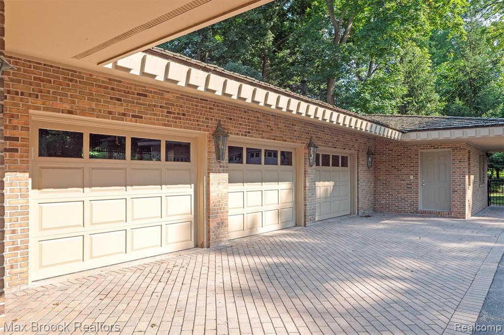 3333 W Shore Drive, Orchard Lake Village, MI 48324 — Photo 75
