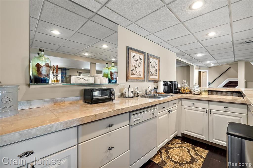49729 SANDRA Drive, Shelby Twp, MI 48315 — Photo 56