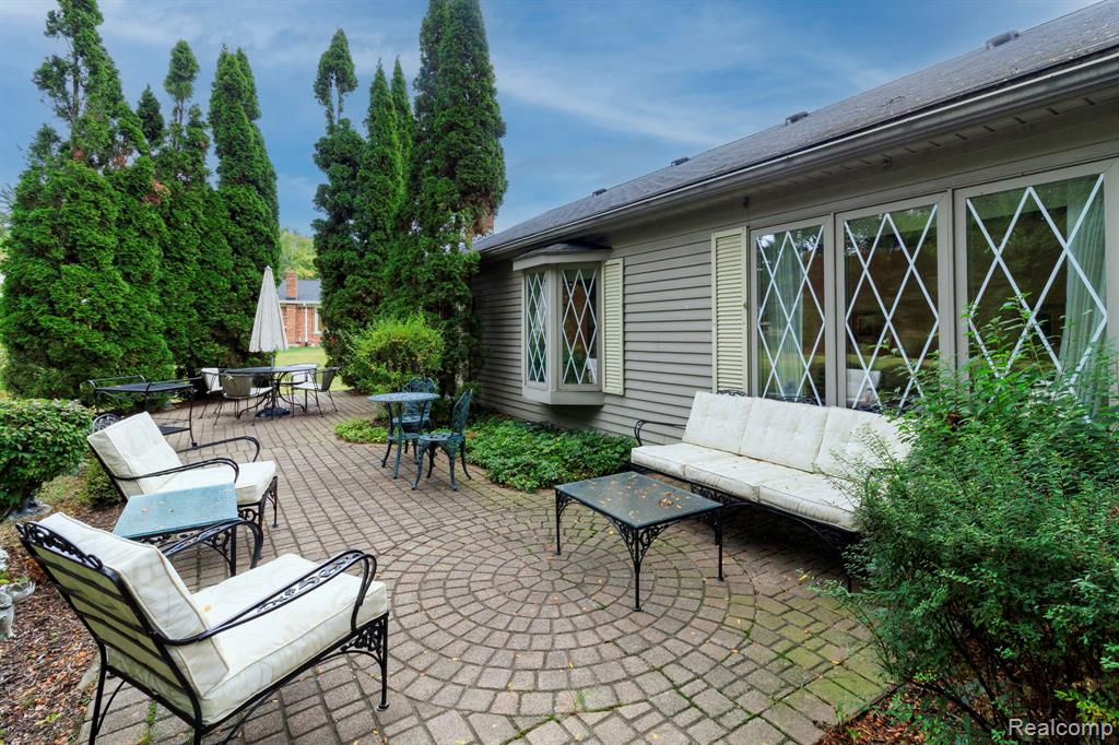 830 Croydon Road, Rochester Hills, MI 48309 — Photo 18