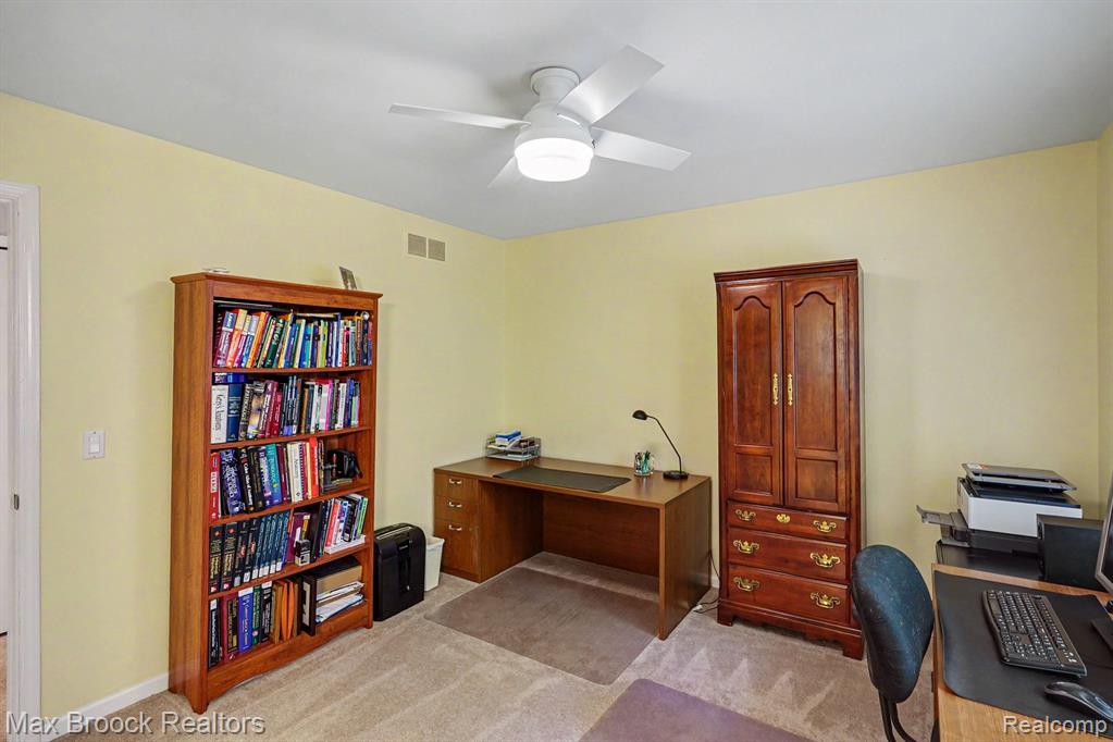 1300 Oak Hollow Drive, Milford, MI 48380 — Photo 34