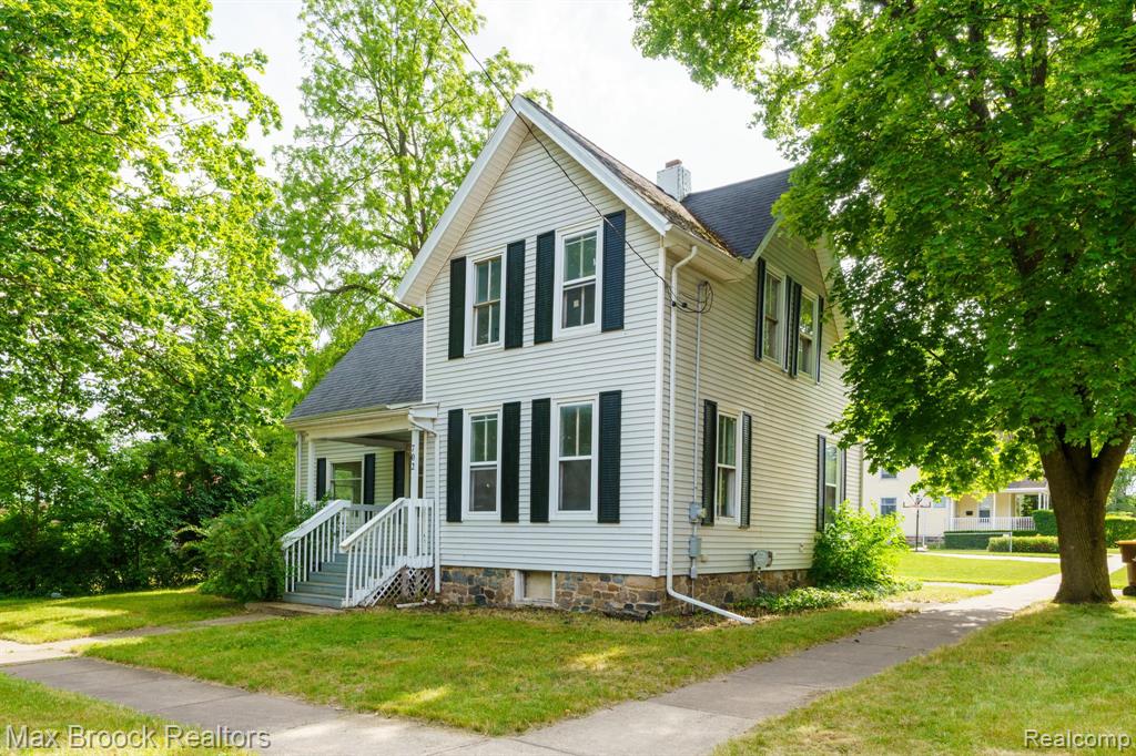 702 S BARNES Street, Mason, MI 48854 — Photo 2