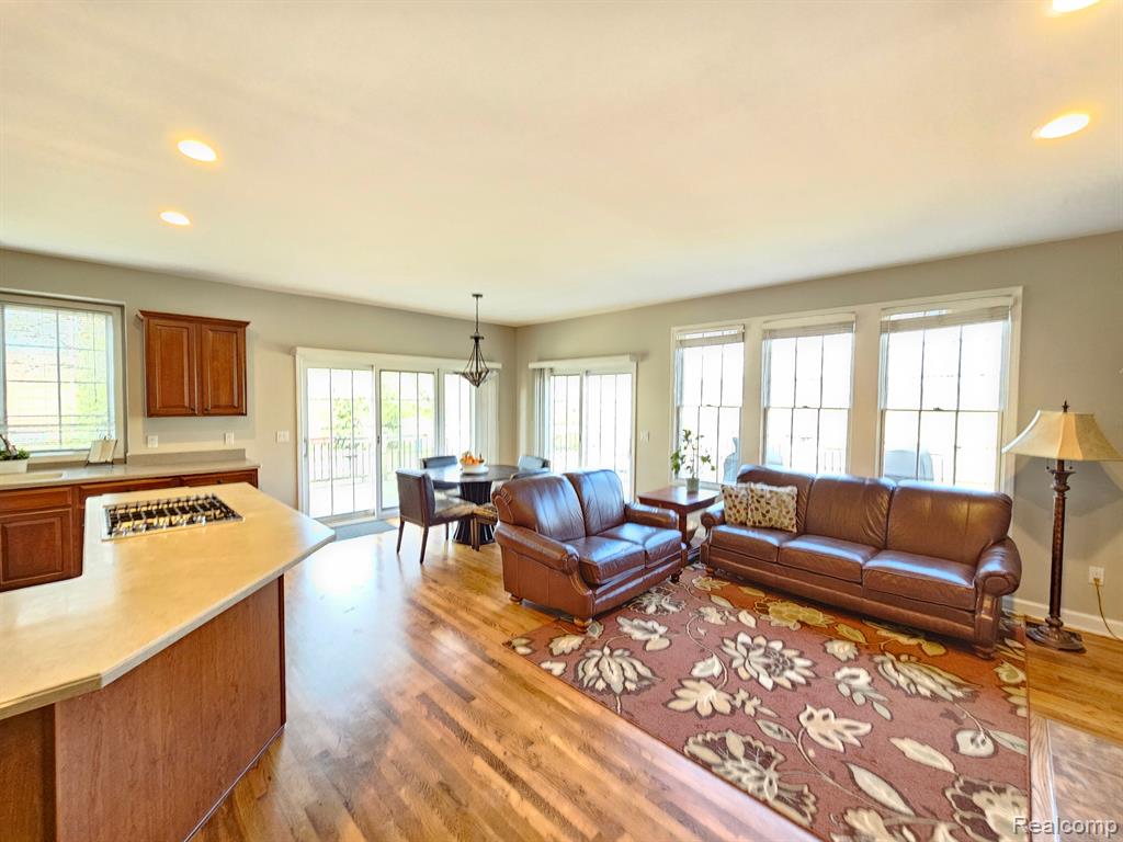 51094 PLYMOUTH LAKE, Plymouth, MI 48170 — Photo 26