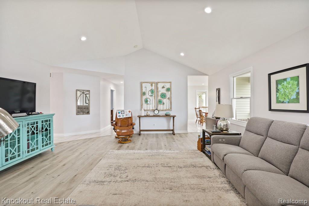 7578 Waters Edge Drive, Vassar, MI 48768 — Photo 13