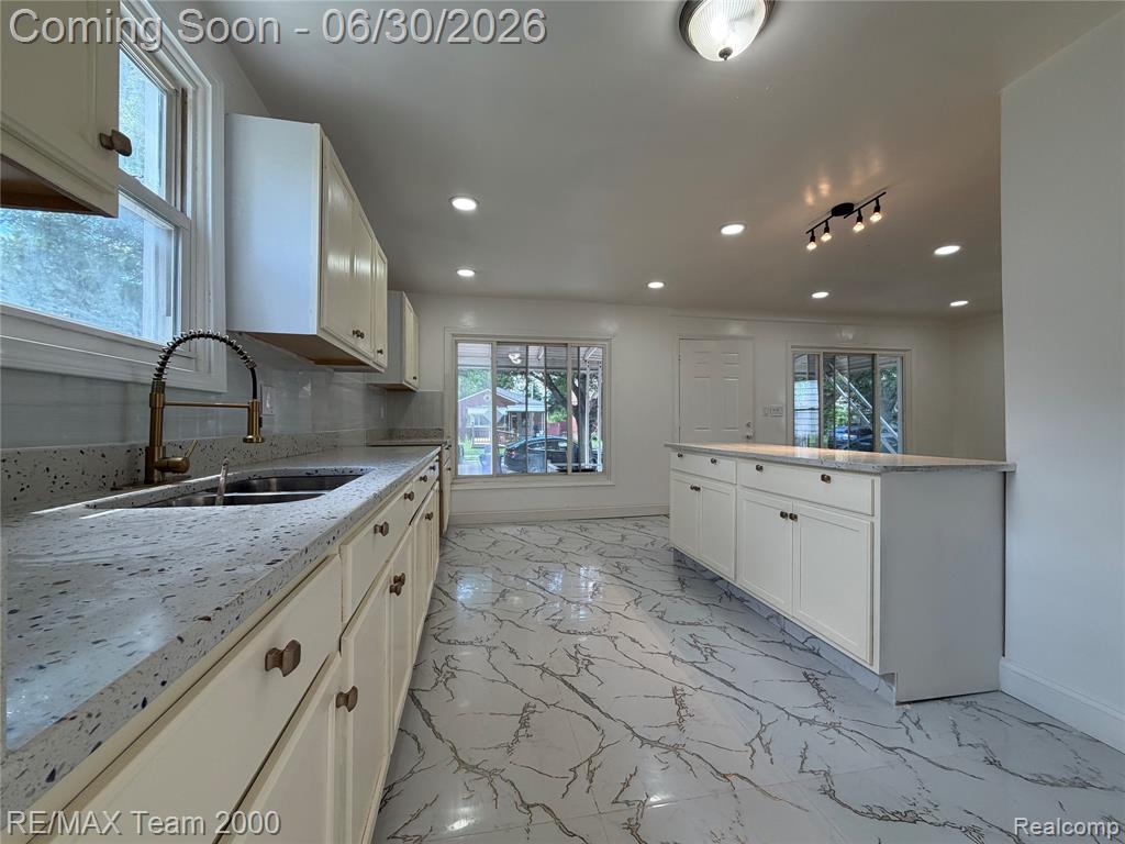6760 Warwick Street, Detroit, MI 48228 — Photo 19