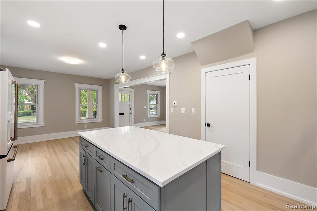 776 W LINCOLN Street, Birmingham, MI 48009 — Photo 11