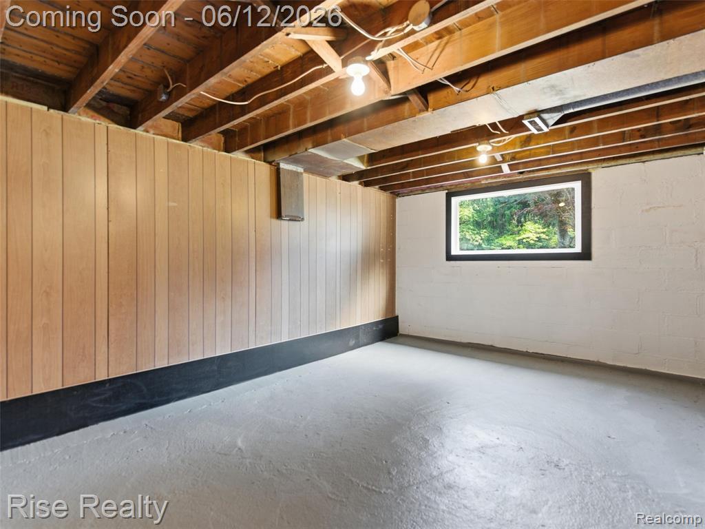 2449 N Genesee Road, Burton, MI 48509 — Photo 29