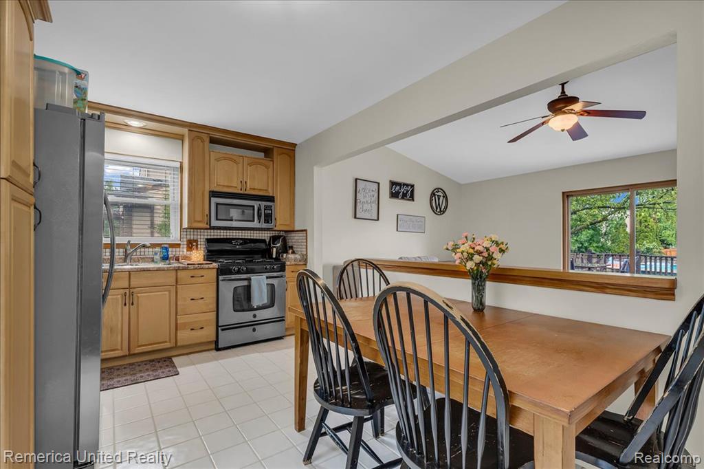 43488 LAURELWOOD, Canton, MI 48187 — Photo 6